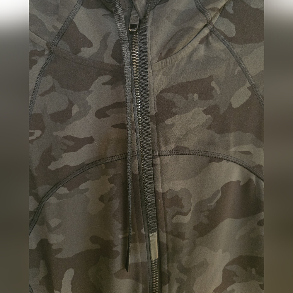 Lululemon Define - Picture 2 of 5